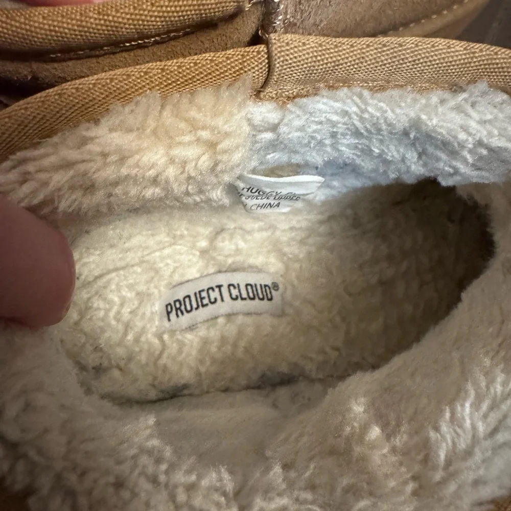 PROJECT CLOUD Suede Women’s Classic Mini Platform Lined Boots Cozy SZ 8.5 Taupe